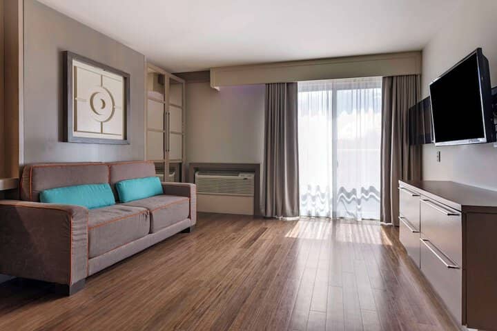 Room 21 of 49