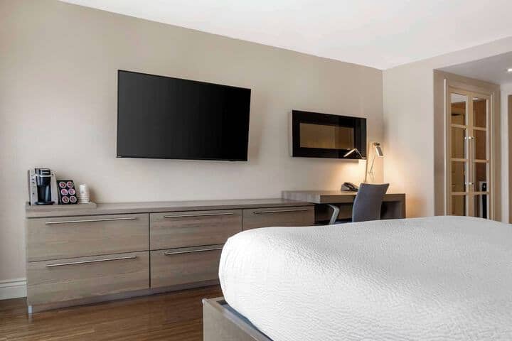 Room 14 of 49