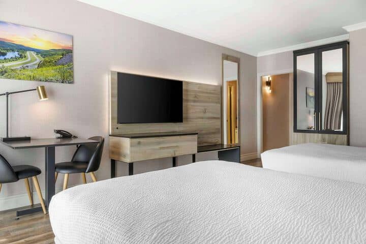 Room 19 of 49