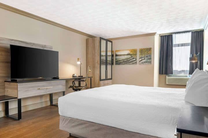 Room 16 of 49